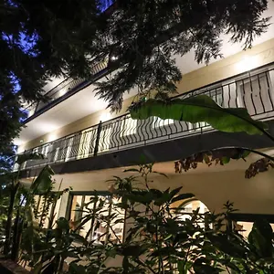 επισκεφθείτε το ξενοδοχείο